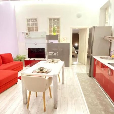 Yes, Yes! Lovely Apartment Good Amenities Budapest Center מראה חיצוני תמונה