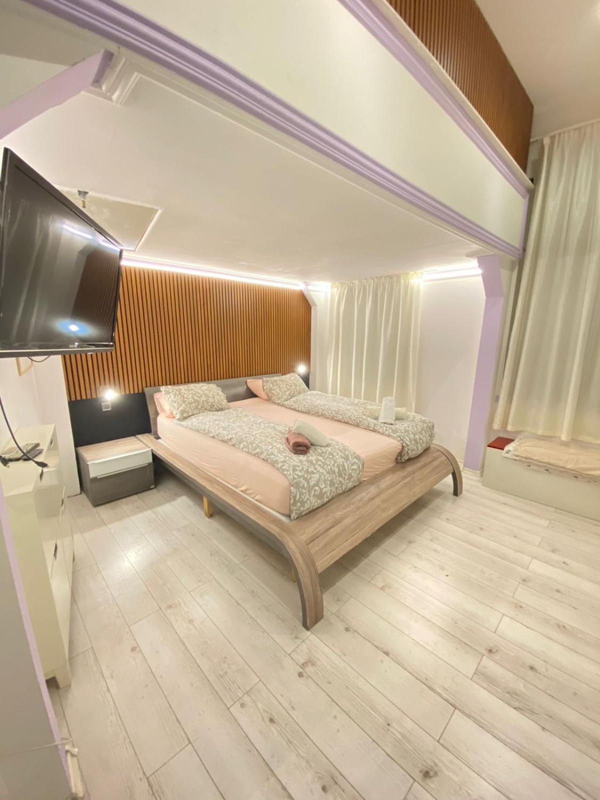 Yes, Yes! Lovely Apartment Good Amenities Budapest Center מראה חיצוני תמונה