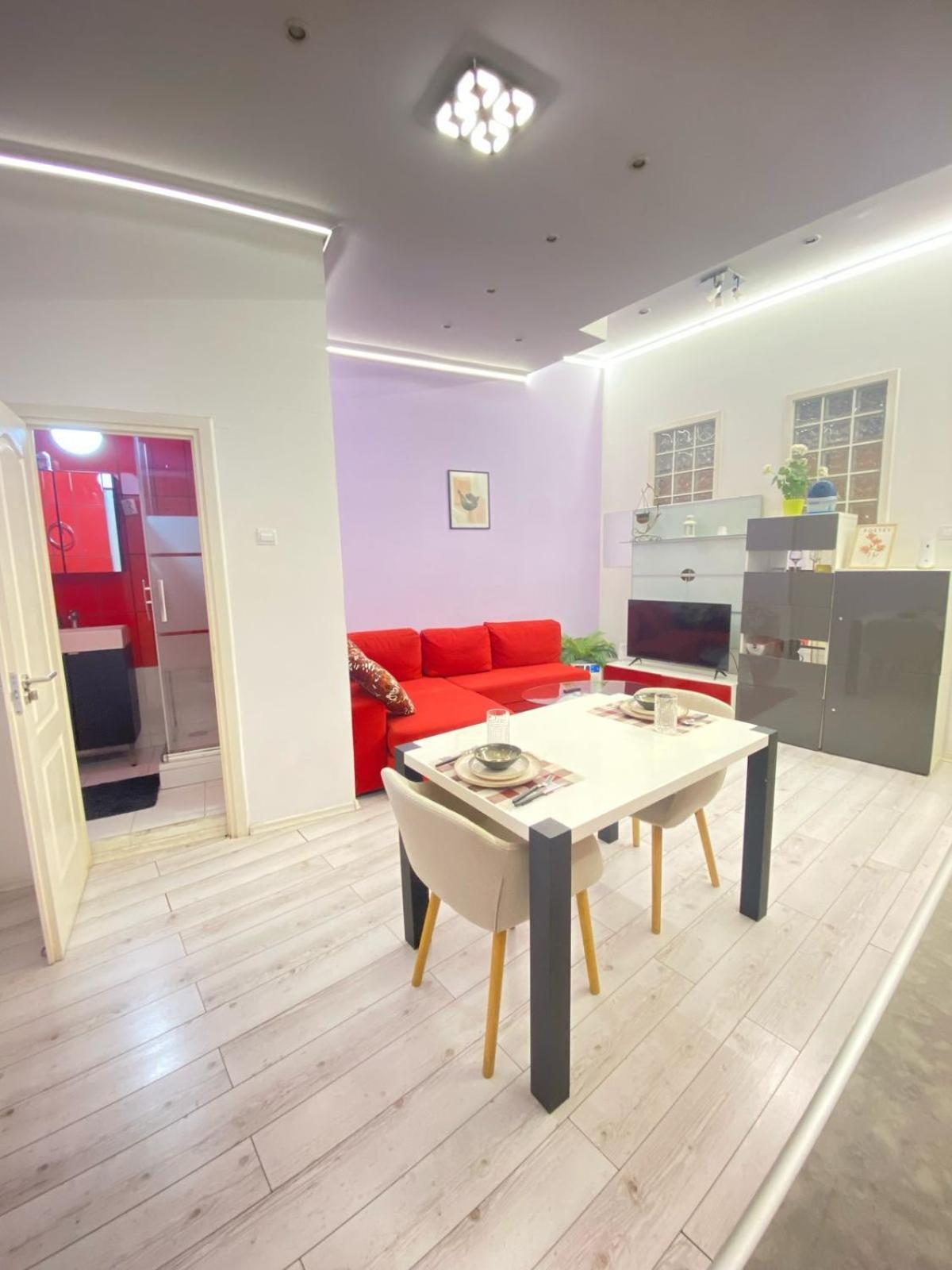 Yes, Yes! Lovely Apartment Good Amenities Budapest Center מראה חיצוני תמונה